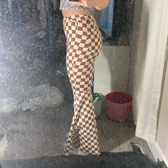 FREE PEOPLE: We The Free flare pants size 27. Very stretchy and comfortable - Picture 2 of 3